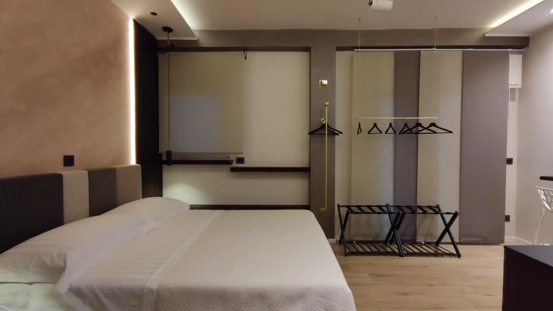 Moma - Design Smart Rooms - Bari Central Station