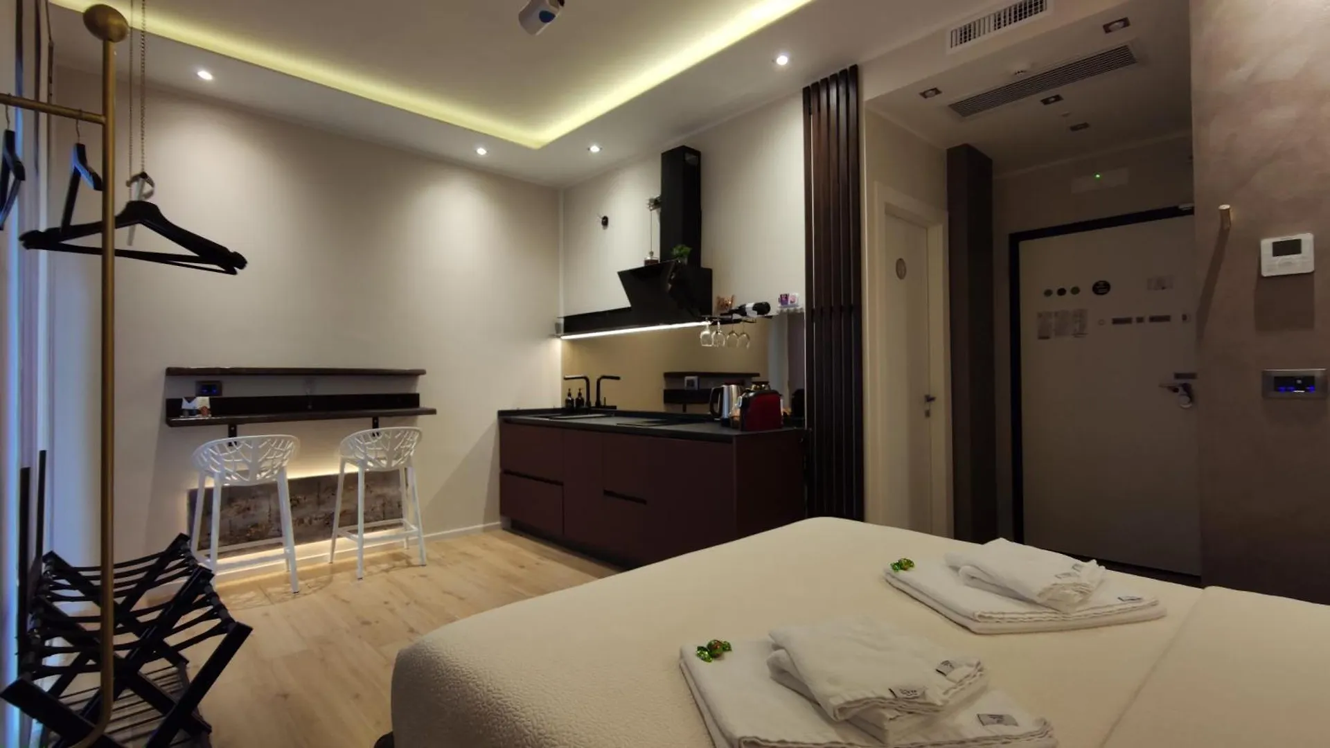 Moma - Design Smart Rooms - Bari Central Station 0*,